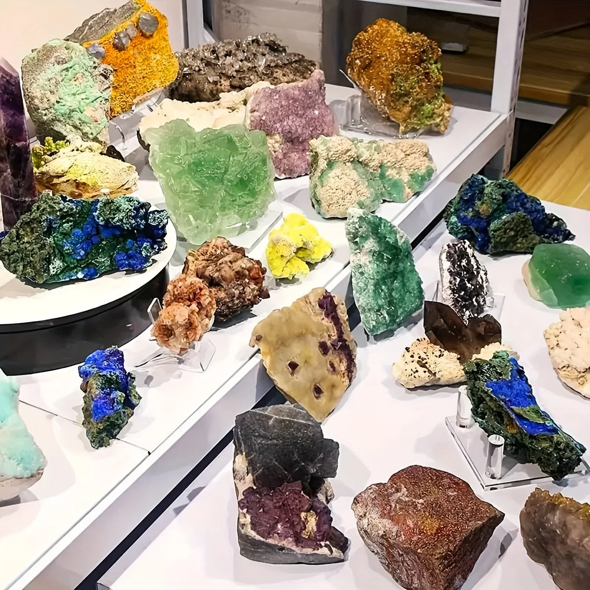 CrystalHola Mixed Crystal Gift Box With Decorative Stone Pieces