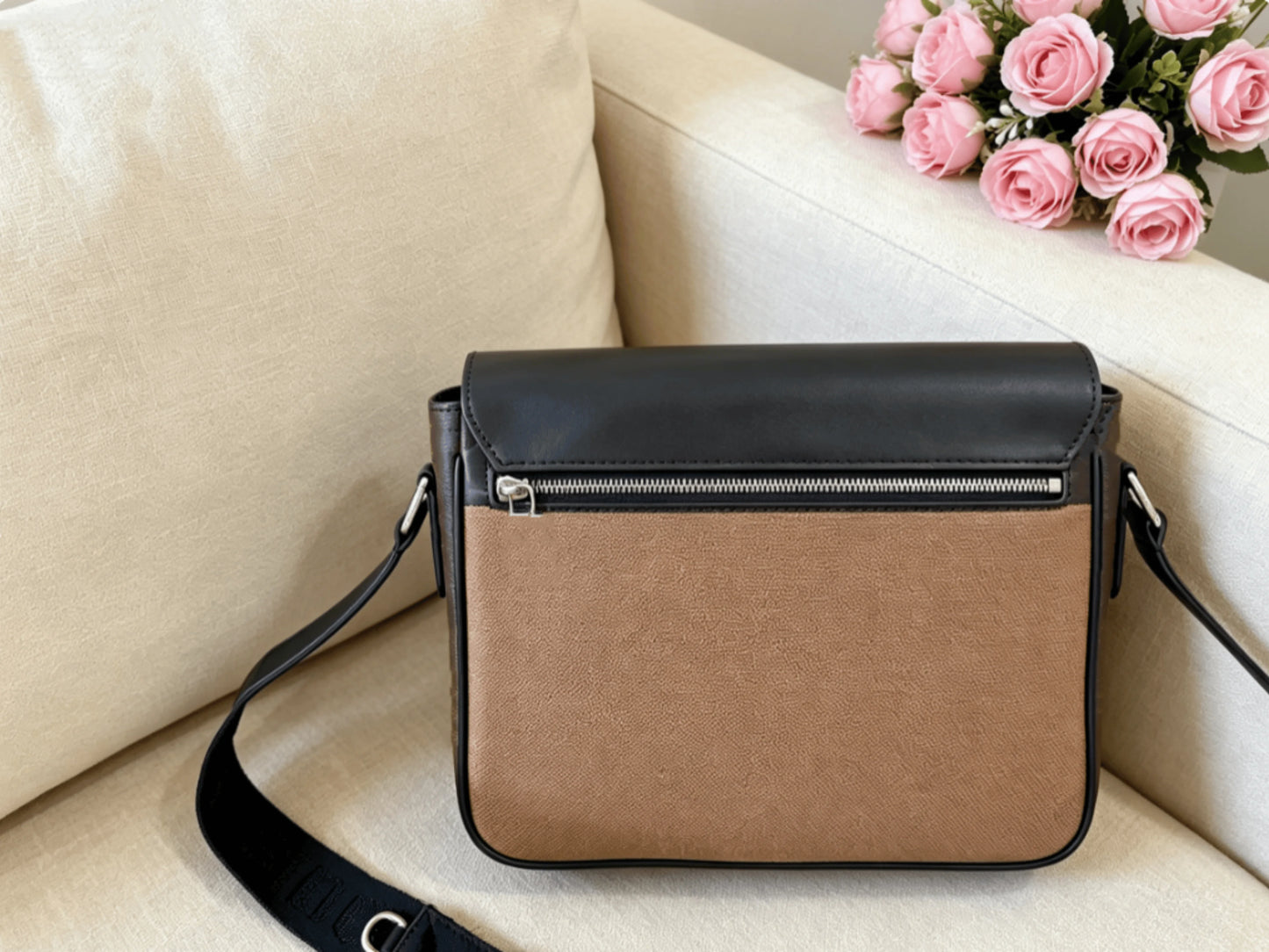 2026 Men Messenger Bag Crossbody Bag Fashion New Casual Versatile Simple Practical Men Bag 26*22cm