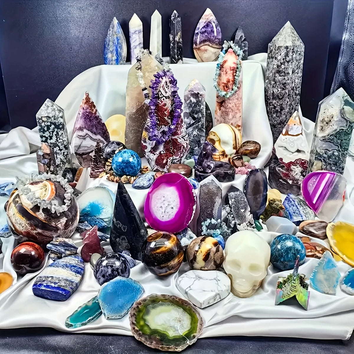 CrystalHola Mixed Crystal Gift Box With Decorative Stone Pieces