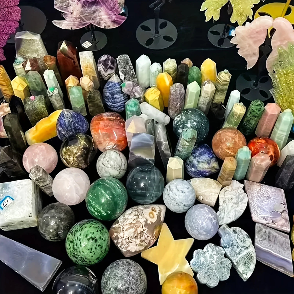 CrystalHola Mixed Crystal Gift Box With Decorative Stone Pieces