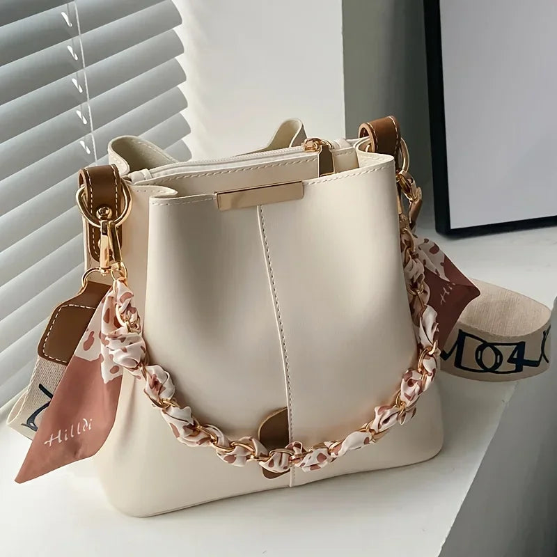 New Luxury Fashion Women's Shoulder Bag Large Capacity Bucket Bag With Ribbon Chain Crossbody Bag Commuting