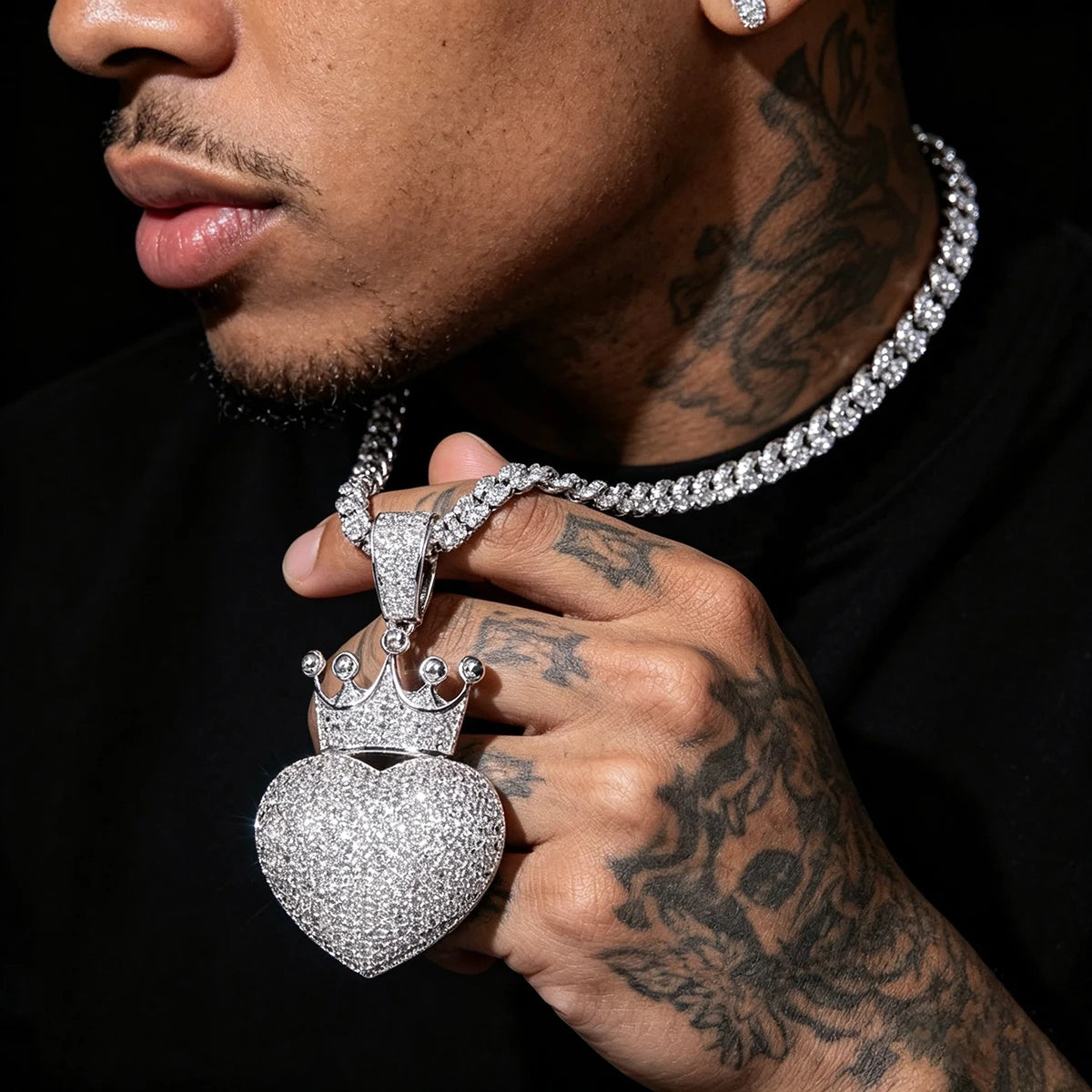 Iced Out Crowned Heart Pendant Micro Pave Cubic Zirconia Crown Love Heart Charm 18K Gold Plated Hip Hop Necklace Bling Rhinestone Heart Crown Jewelry For Men Women Trendy Rap Accessory Romantic Lovers Gift Fine Jewelry Gifts