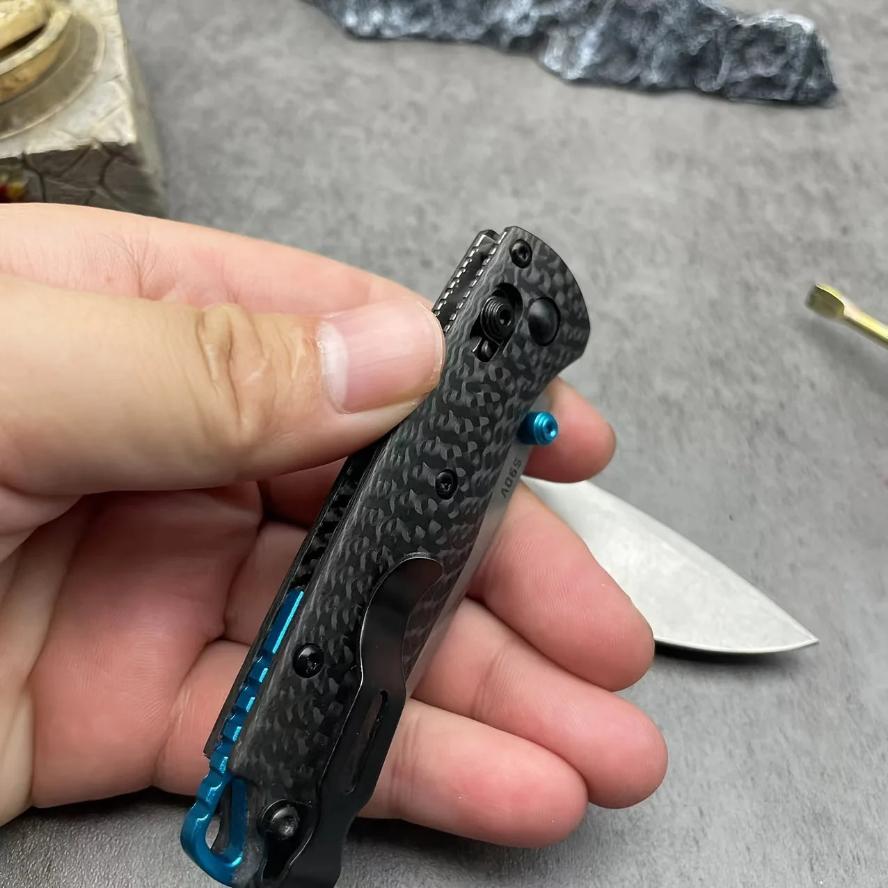 Outdoor Kitchen Utensils Tool Convenient Cutting Tool Folding Knife Carbon Fiber Handle Top Quality Must for Men with Shaft Lock